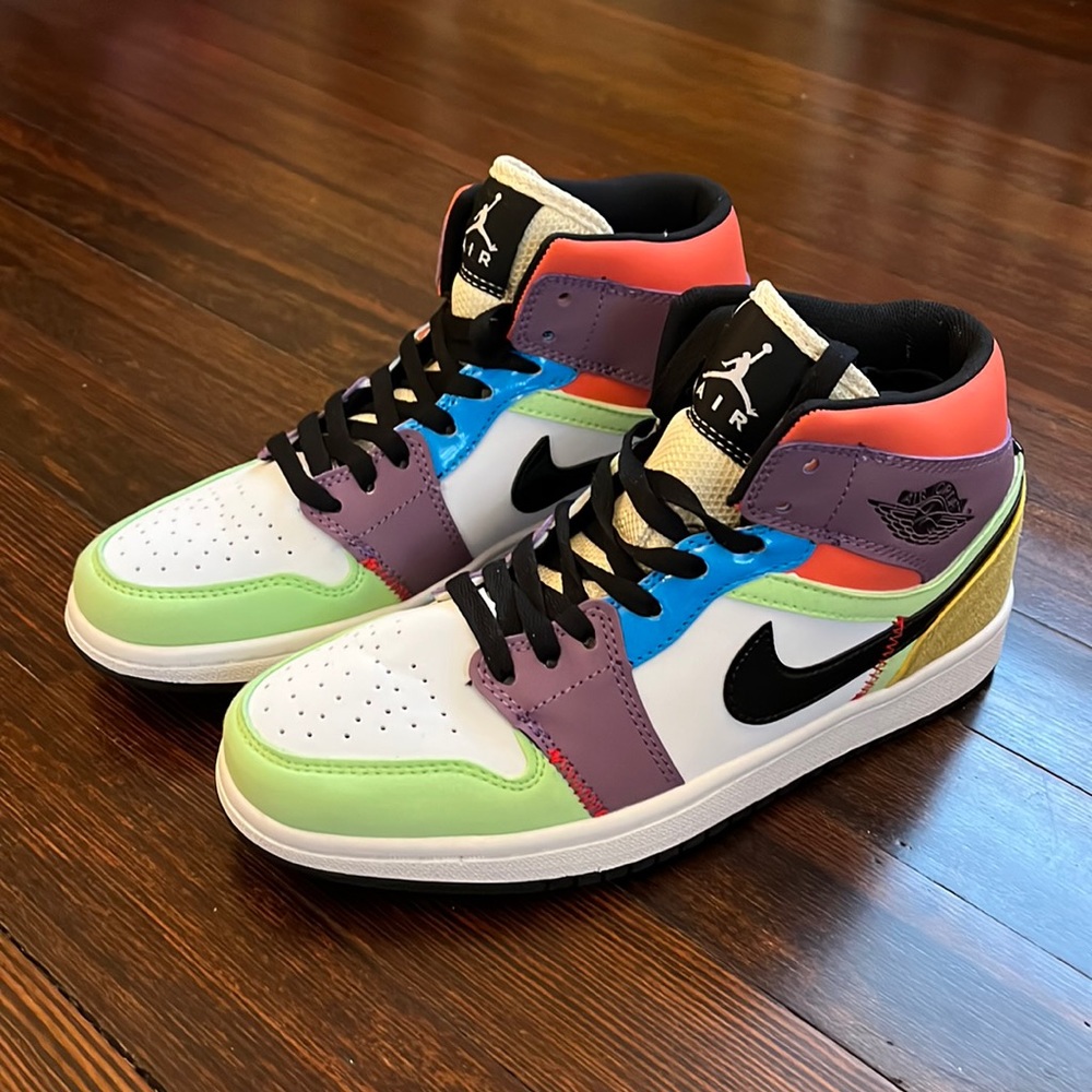 BRAND NEW LIGHTBULB AIR JORDANS (WOMENS)